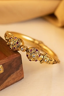 Gold Finish Onyx Temple Bangle In Sterling Silver