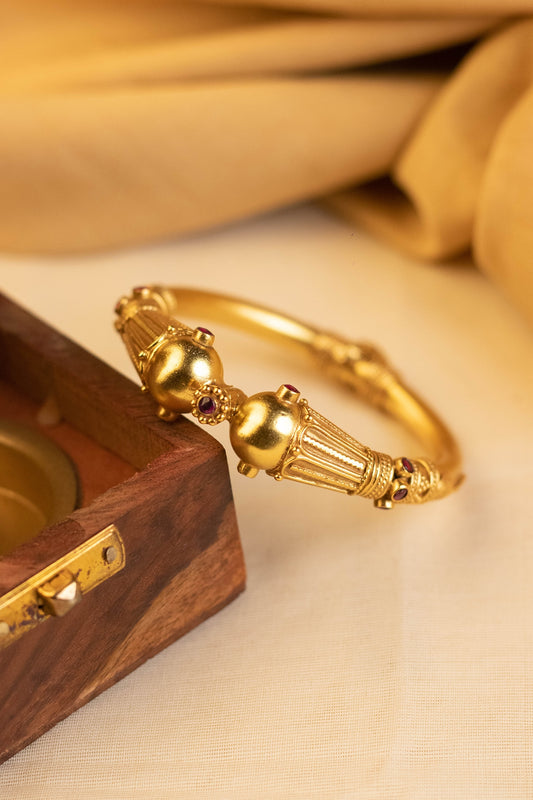 Gold Finish Onyx Temple Bangle In Sterling Silver