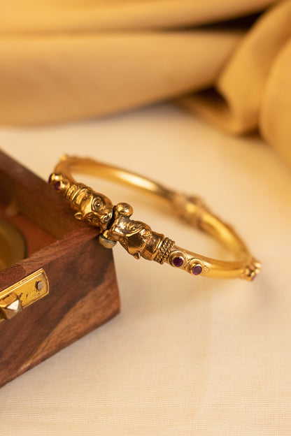 Gold Finish Onyx Temple Bangle In Sterling Silver