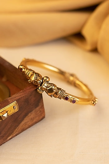 Gold Finish Onyx Temple Bangle In Sterling Silver