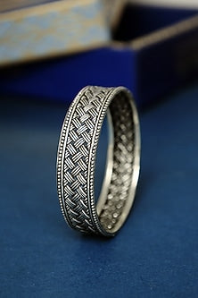 White Finish Temple Weaved Bangle In Sterling Silver