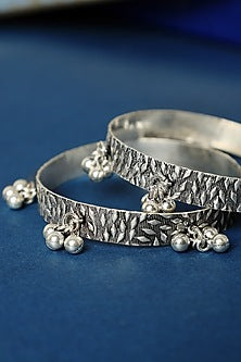 White Finish Temple Ghungroo Bangles In Sterling Silver (Set Of 2)