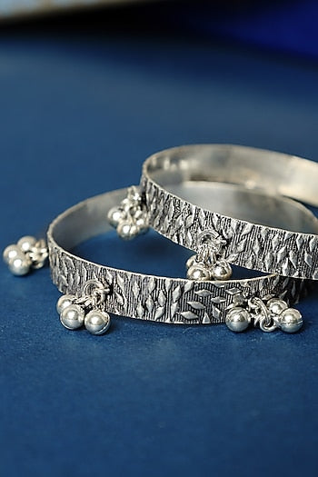 White Finish Temple Ghungroo Bangles In Sterling Silver (Set Of 2)