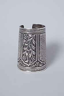 White Finish Mughal Hand Cuff In Sterling Silver