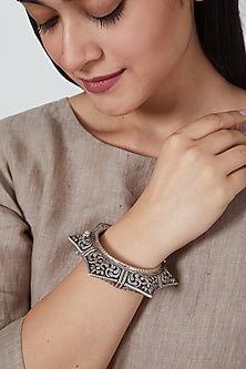 White Finish Handcrafted Star Kada In Sterling Silver