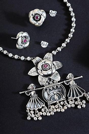 White Finish Floral Onyx Temple Necklace Set In Sterling Silver