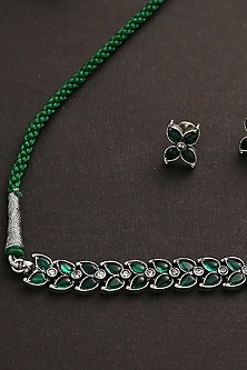 Two-Tone Finish Green Kemp Stone Tribal Choker Necklace Set In Sterling Silver