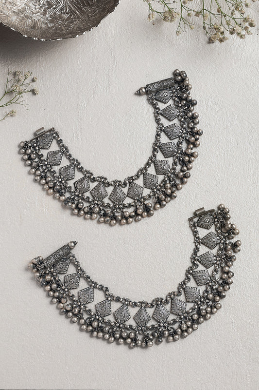 White Finish Paisley Anklets In Sterling Silver