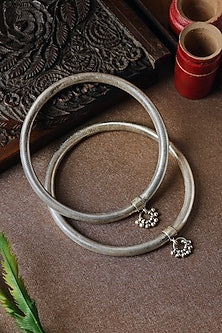 White Finish Ghungroo Leg Kada In Sterling Silver