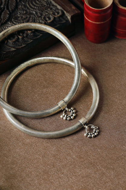 White Finish Ghungroo Leg Kada In Sterling Silver