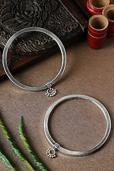 White Finish Leg Kada In Sterling Silver