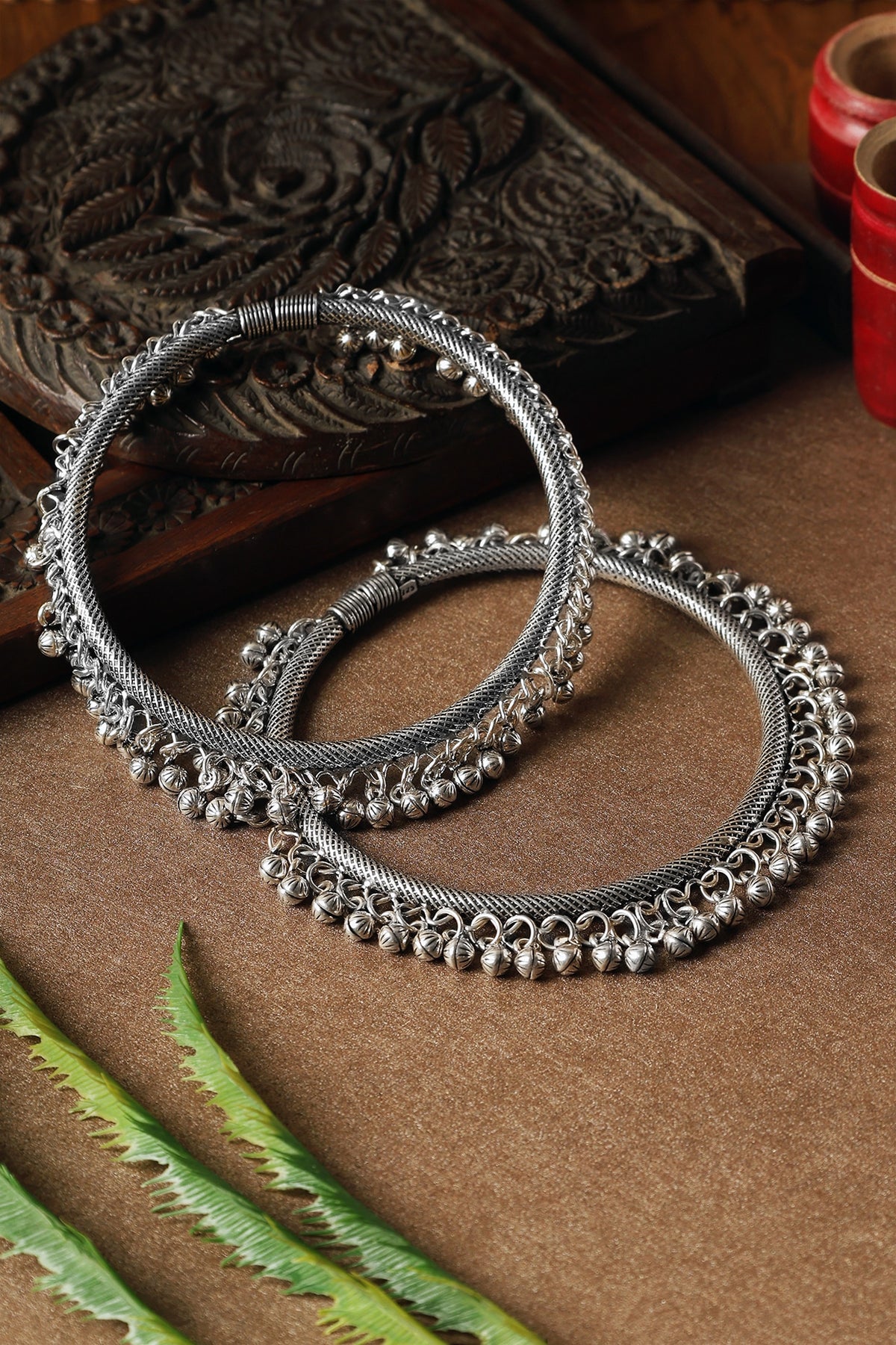 White Finish Ball Ghungroo Textured Leg Kada In Sterling Silver