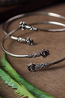 White Finish Floral Leg Kada In Sterling Silver