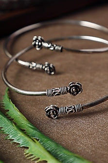 White Finish Floral Leg Kada In Sterling Silver