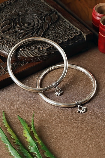 White Finish Pipe Leg Kada In Sterling Silver