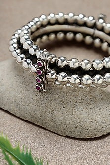 White Finish Ruby Beaded Temple Kada In Sterling Silver