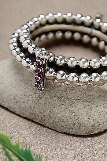 White Finish Ruby Beaded Temple Kada In Sterling Silver