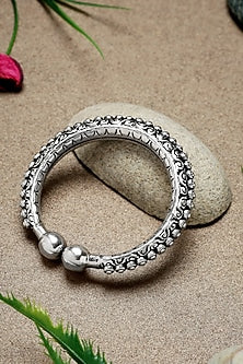 White Finish Chitai Temple Kada In Sterling Silver