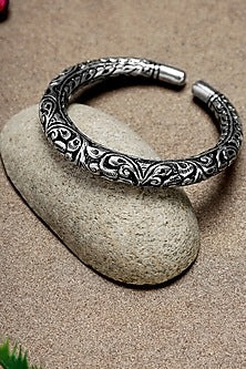 White Finish Sher Chitai Temple Kada In Sterling Silver