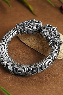 White Finish Chitai Gap Temple Kada In Sterling Silver