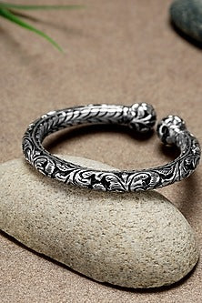 White Finish Thick Lion Temple Kada In Sterling Silver