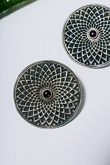 White Finish Kempstone Temple Stud Earrings In Sterling Silver