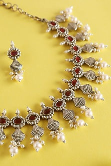 White Finish Ruby & Shell Pearl Temple Necklace Set In Sterling Silver