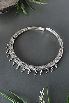 White Finish Temple Chitai Ghungroo Hasli Necklace In Sterling Silver
