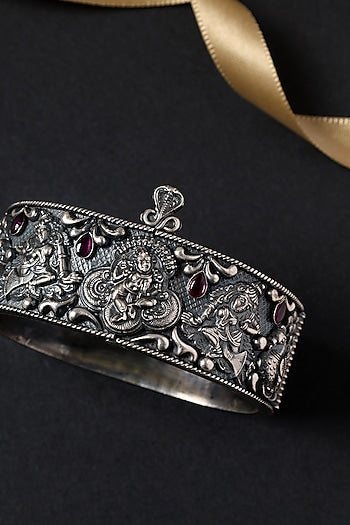 White Finish Temple Kempstone Kada In Sterling Silver