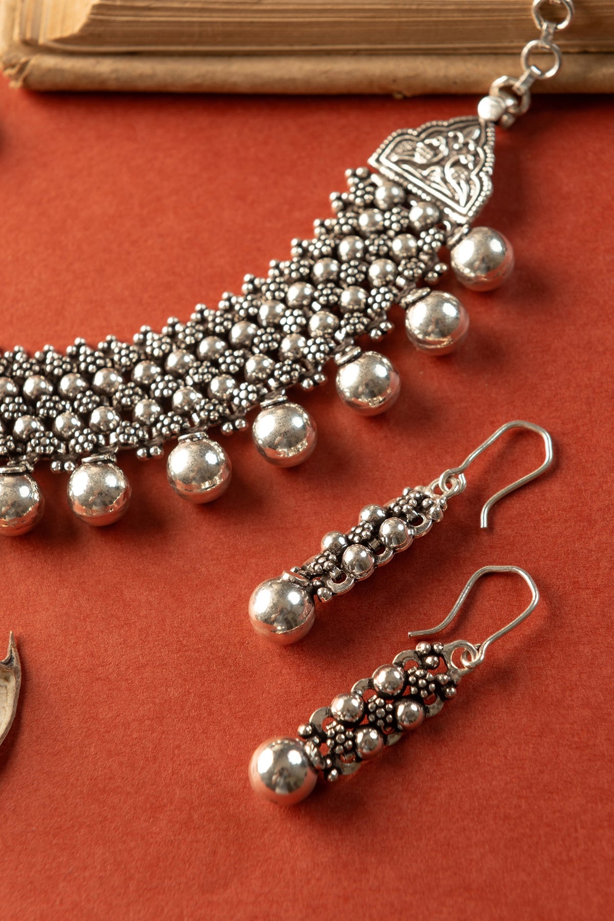 White Finish Tribal Necklace Set In Sterling Silver