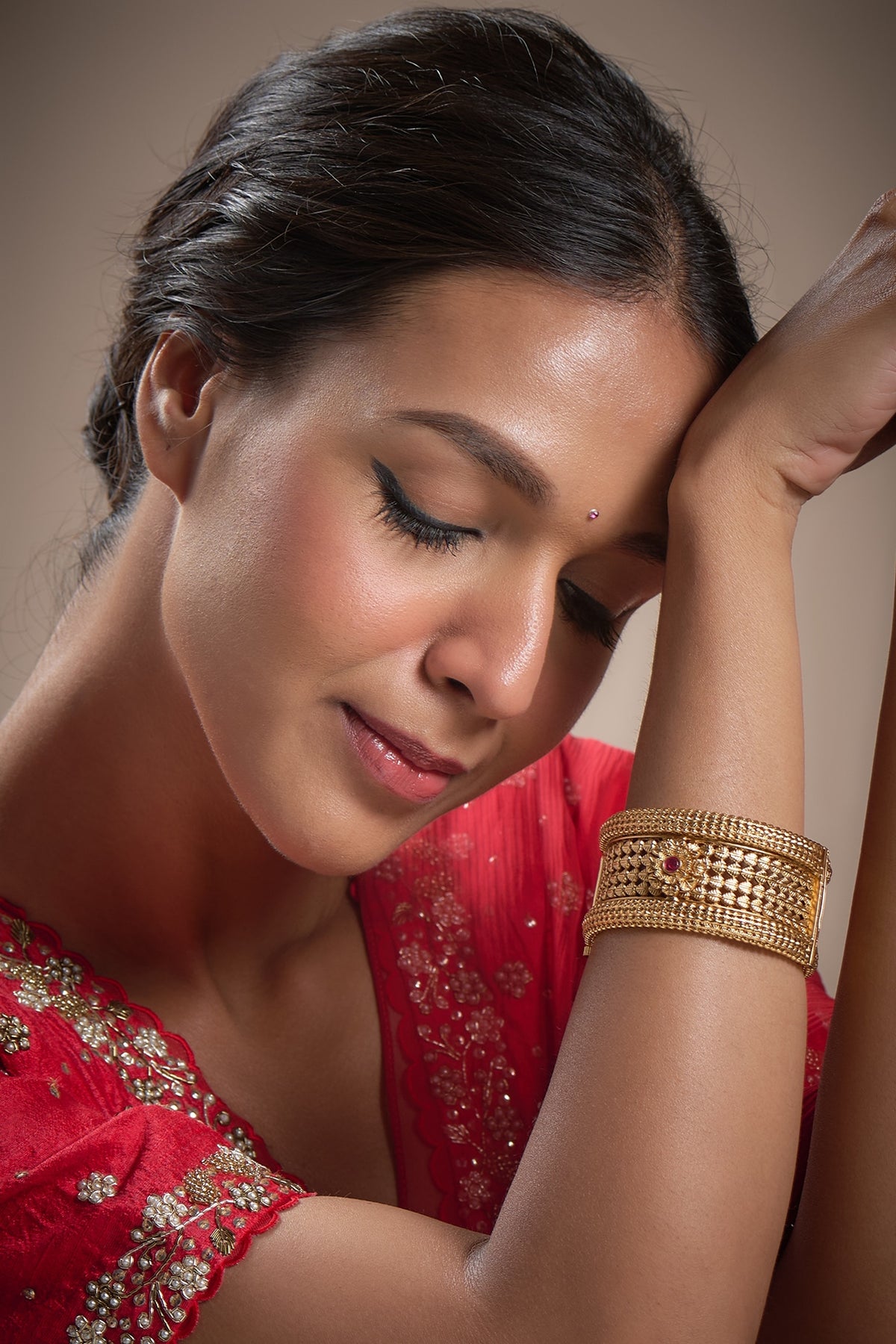 Gold Finish Kemp Stone Temple Kada