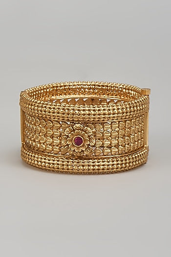 Gold Finish Kemp Stone Temple Kada