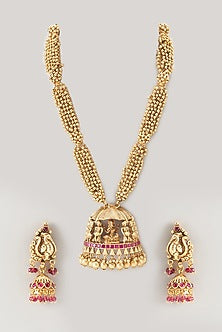 Gold Finish 3D Pendant Necklace Set