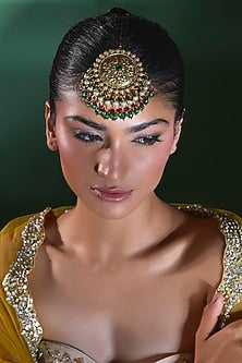 Gold Finish Emerald Stone Maang Tikka