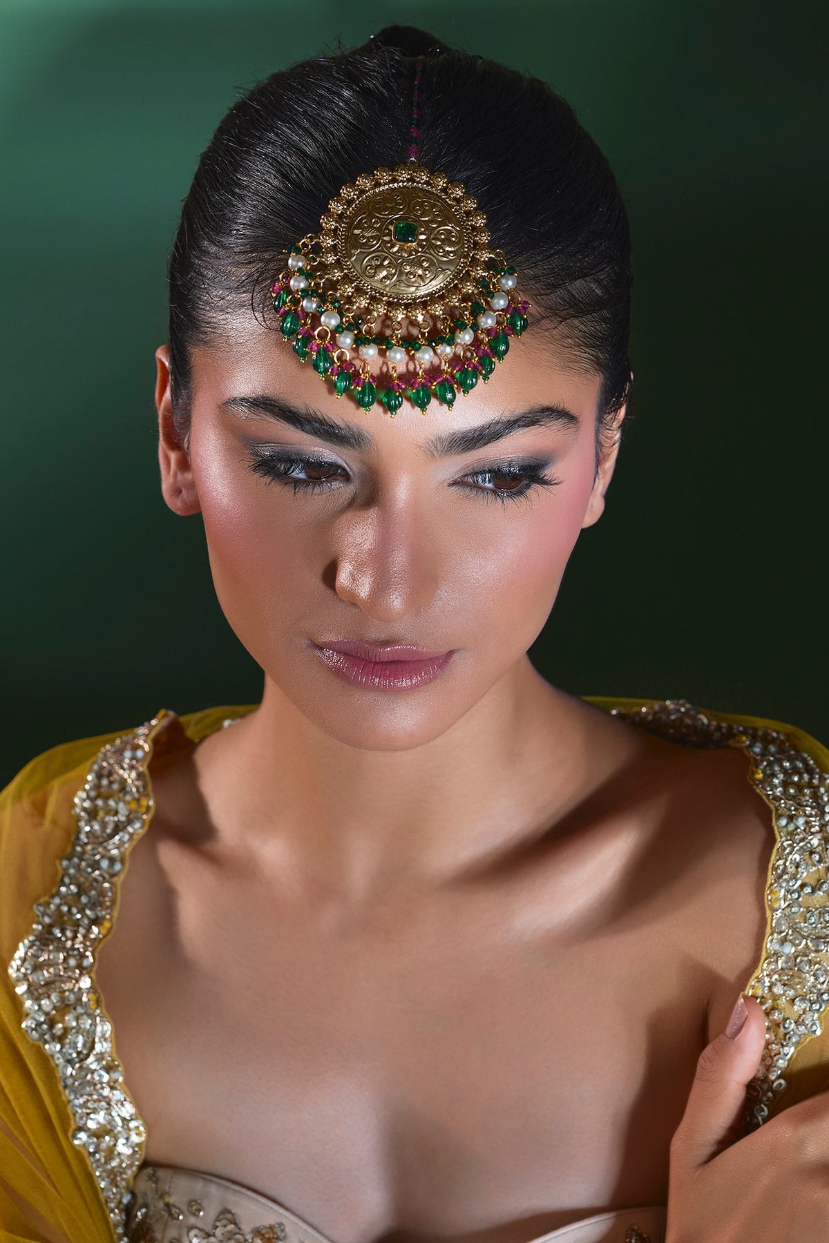 Gold Finish Emerald Stone Maang Tikka