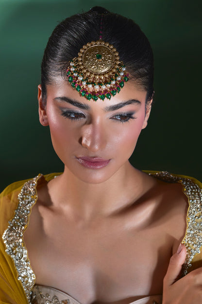 Gold Finish Emerald Stone Maang Tikka