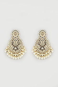Gold Finish Kundan Polki Earrings With Maang Tikka