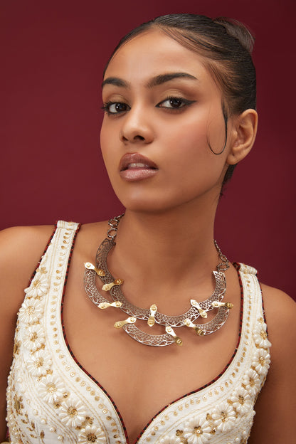 Two Tone Finish Screw Shaped Choker Necklace