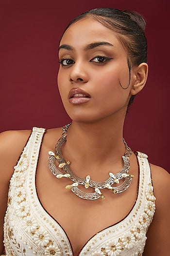 Two Tone Finish Screw Shaped Choker Necklace