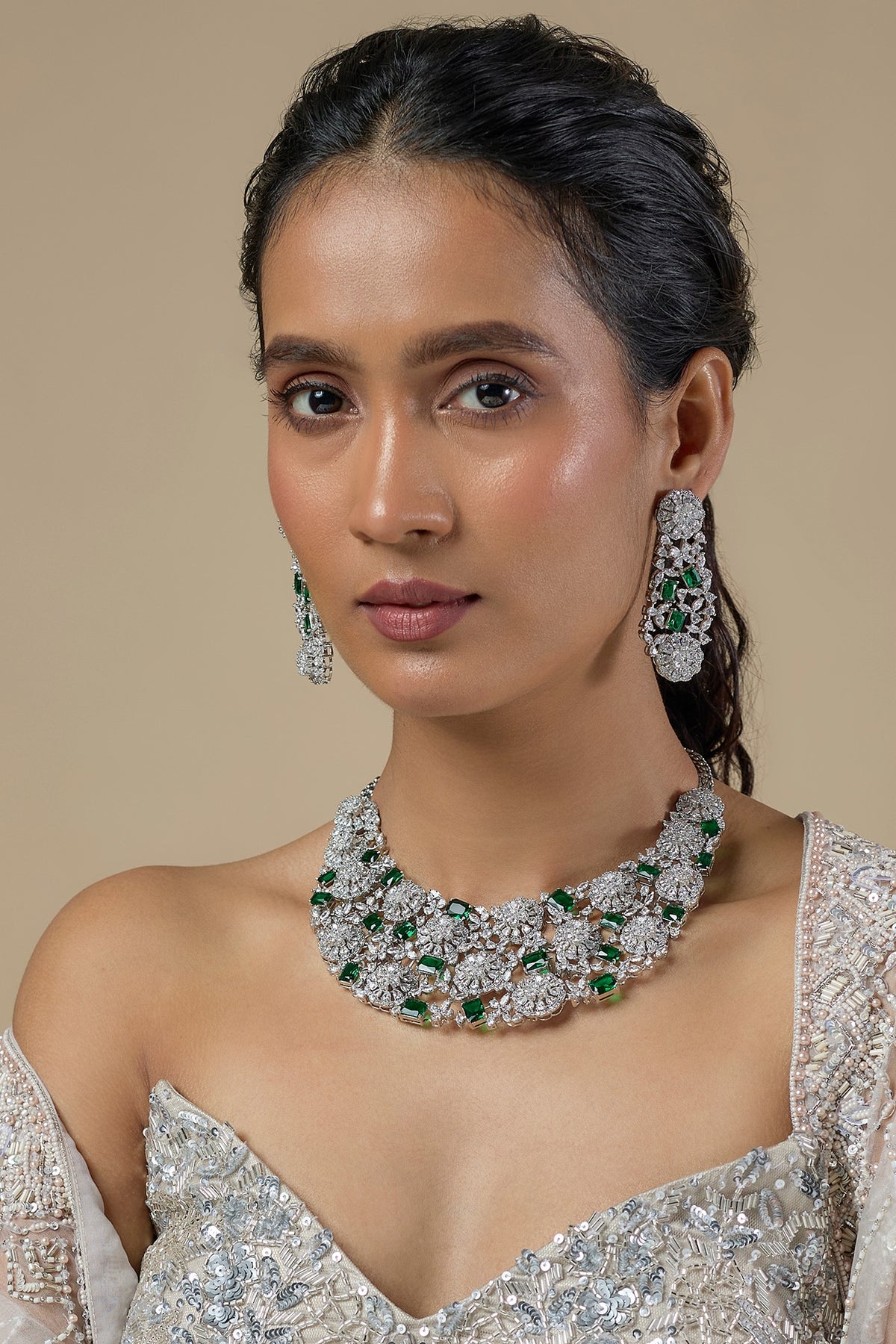 Silver Finish Emerald & Zircon Choker Necklace Set