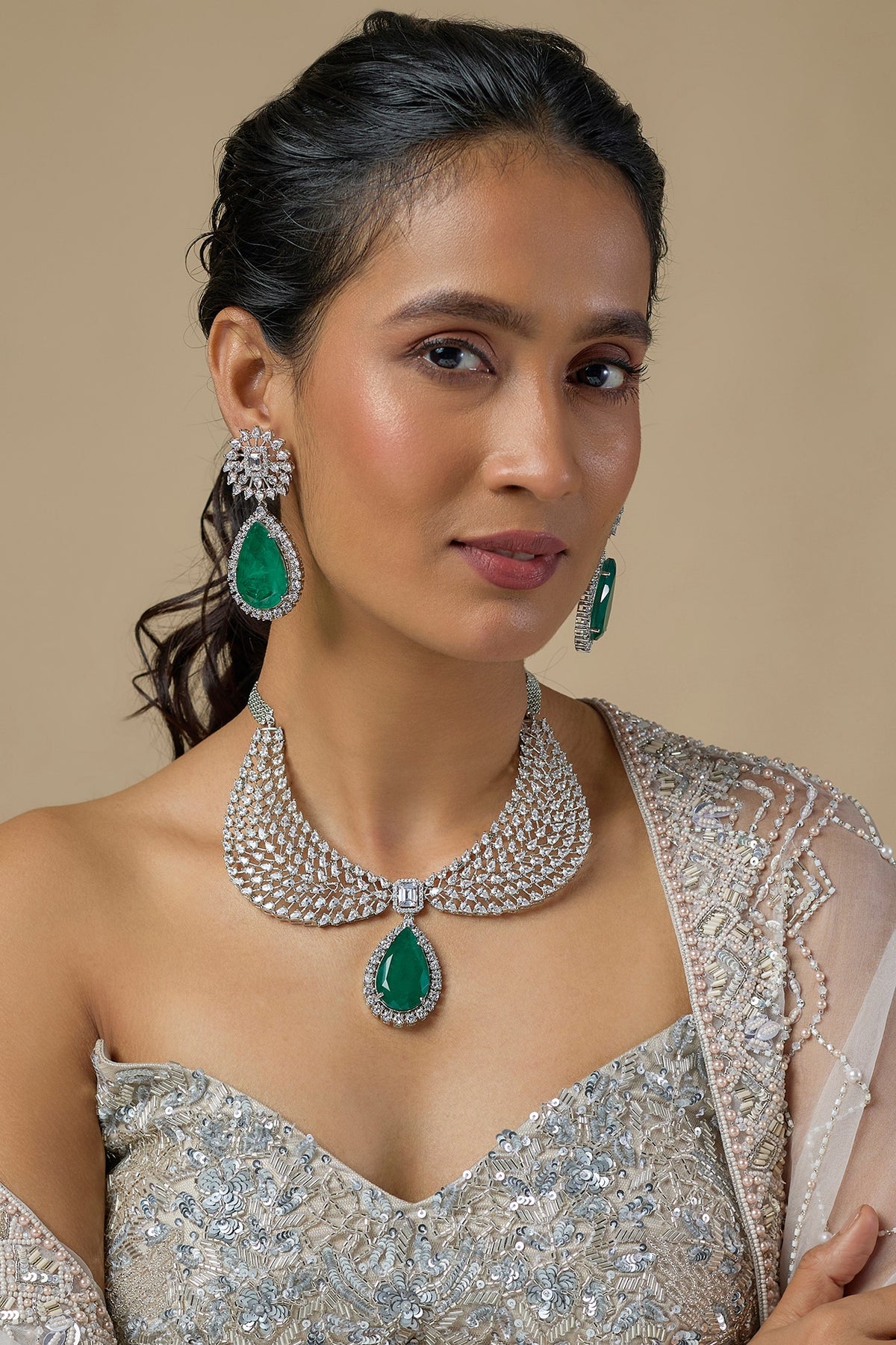 Silver Finish Emerald & Zircon Choker Necklace Set