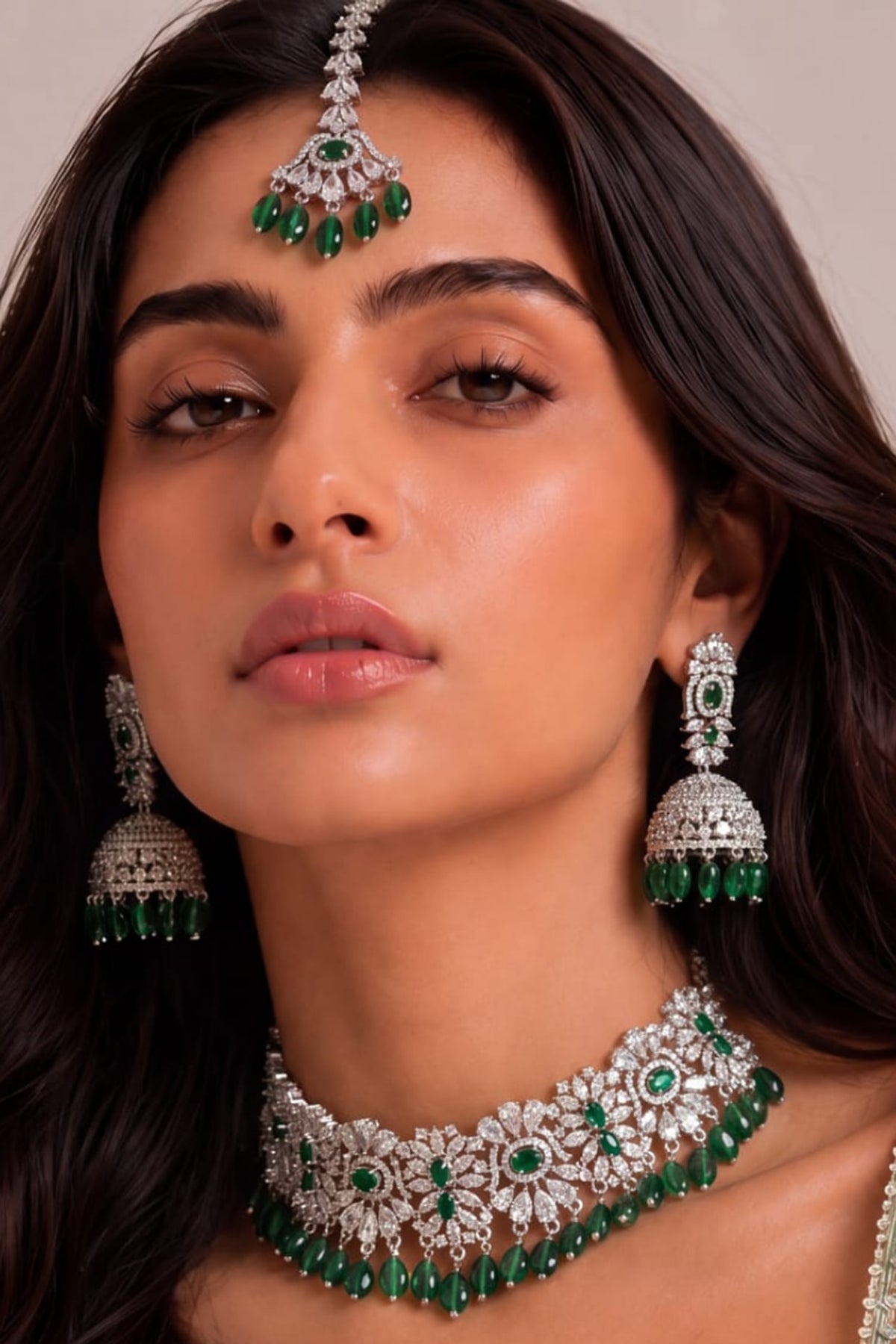 White Rhodium Finish Diamond & Emerald Stone Choker Necklace Set