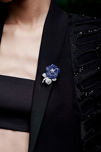 White Rhodium Finish Sapphire Spinel Stone Floral Brooch In Sterling Silver