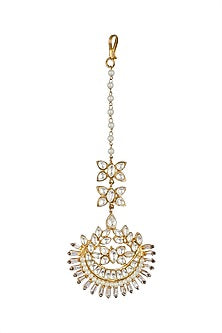 Gold Finish Maang Tikka With Kundan