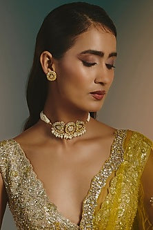 Micro Gold Finish Mother Of Pearl & Kundan Polki Choker Necklace Set
