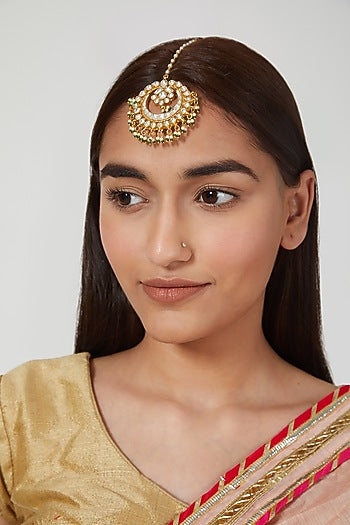 Gold Finish Oversized Pearl Maang Tikka