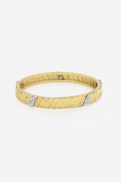 18kt Yellow Gold Finish Round-Shaped Diamond Bangle