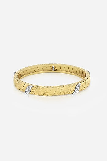 18kt Yellow Gold Finish Round-Shaped Diamond Bangle