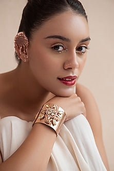 Rose Gold Finish Swarovski Crystal Horse Motif Handcuff In Sterling Silver