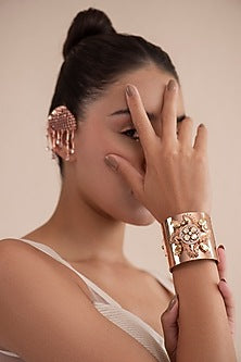 Rose Gold Finish Swarovski Crystal Horse Motif Handcuff In Sterling Silver